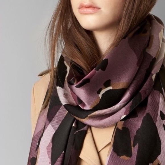 New Burberry Lightweight Check Print Purple Silk Scarf - Picture 2 of 6